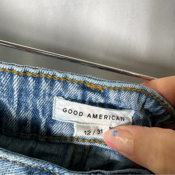 Good American The Cut Off Short Blue685 Distressed Raw Hem Denim Shorts Size 12 - Picture 6 of 13